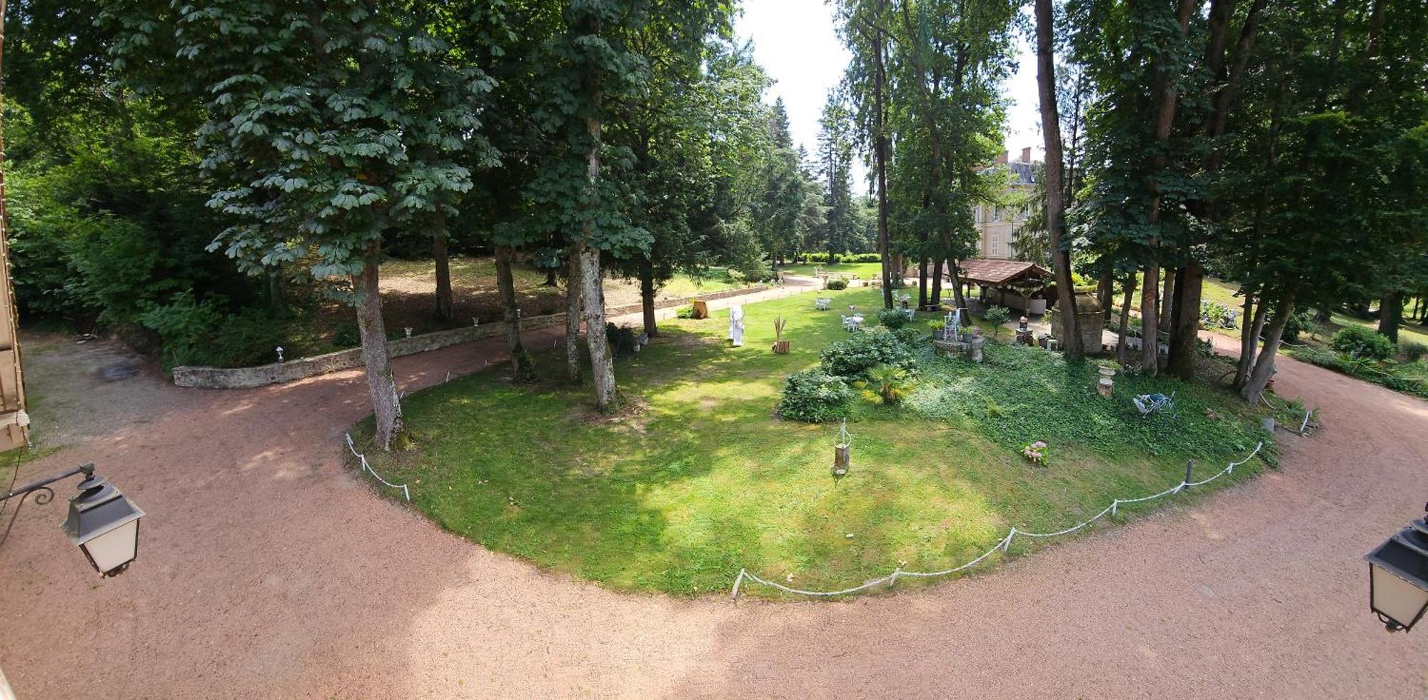Château de MontSablé Lezoux Exterior foto